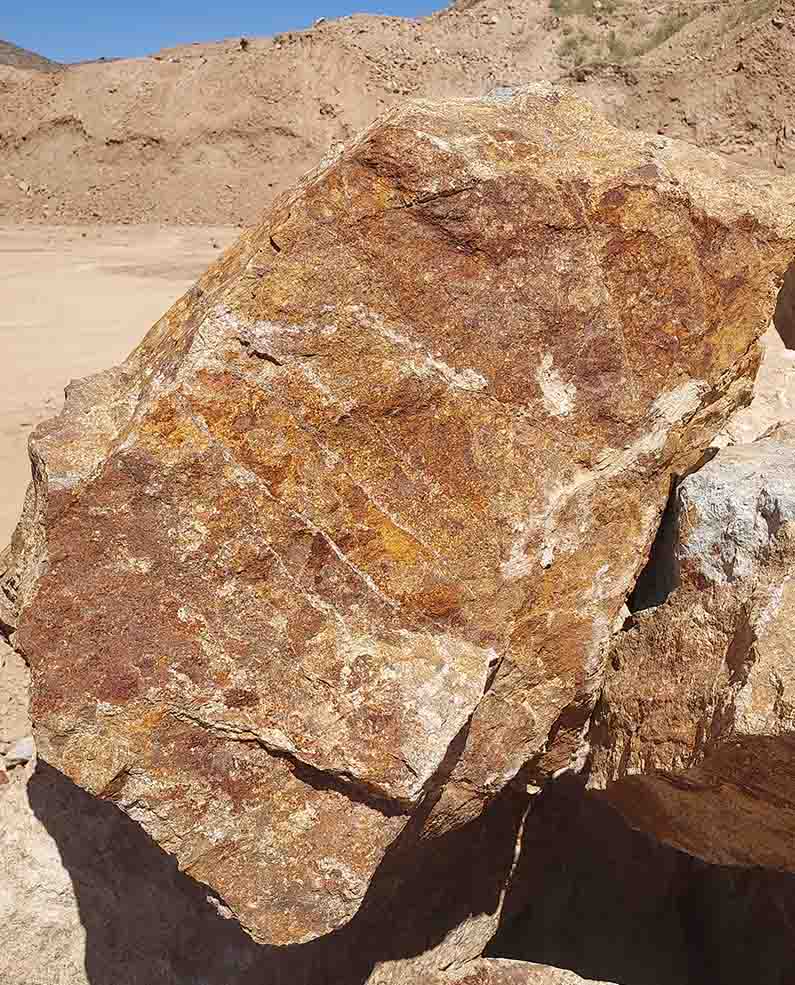 Casino Royal Gold Boulders